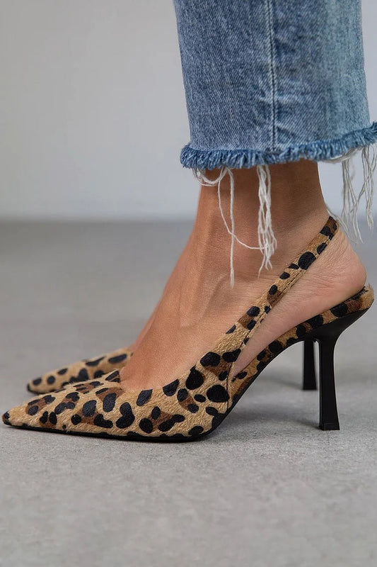 Tacchi a spillo color kaki con stampa leopardata a punta 
