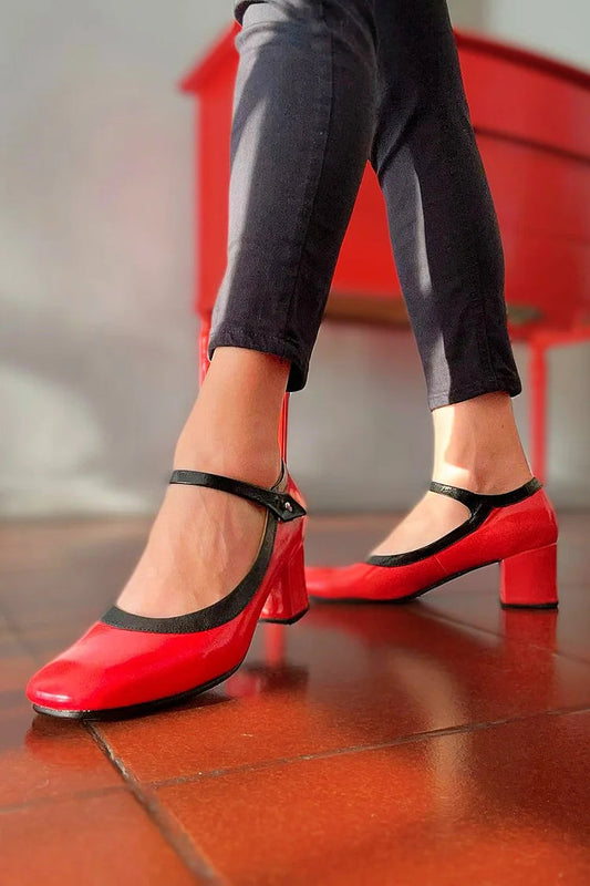 Contrast Color Instep Strap Buckle Red Chunky Heels [Pre Order]