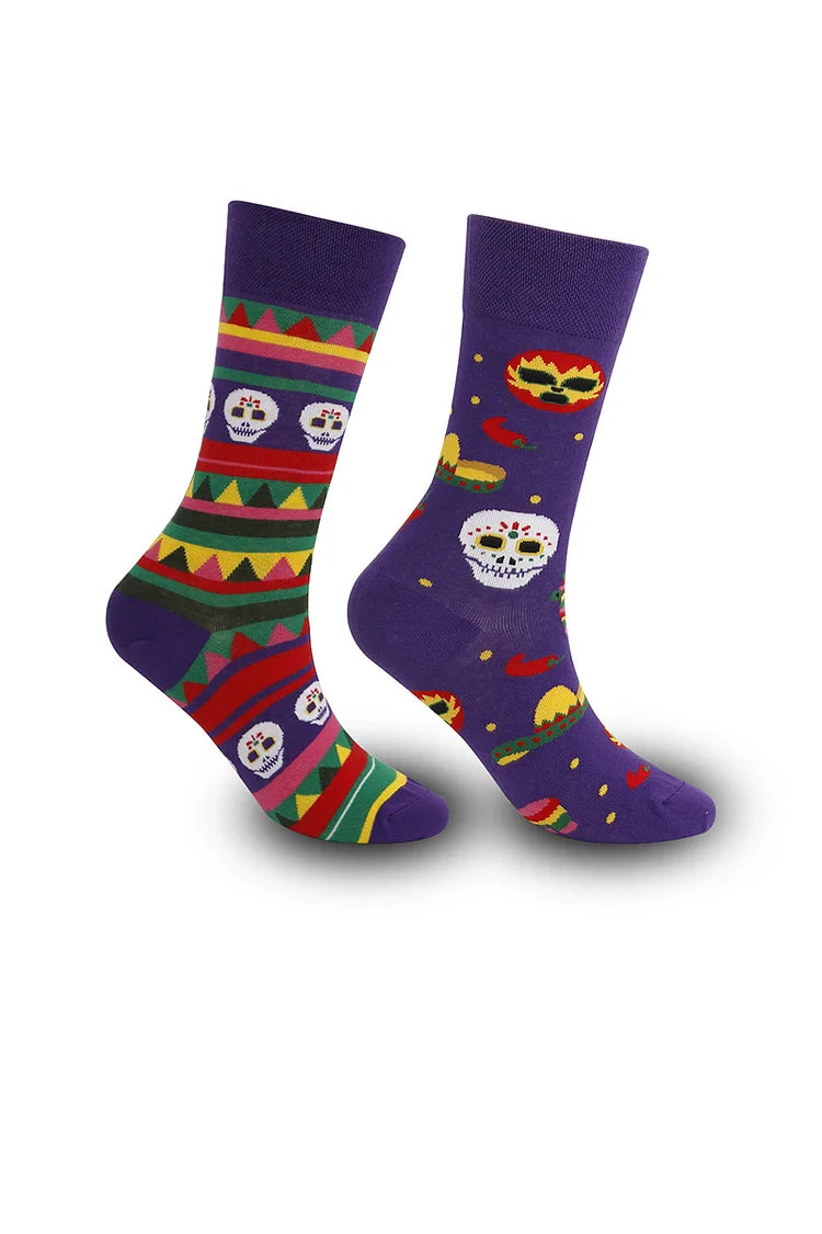 Calcetines de media pantorrilla con estampado geométrico de calaveras asimétrico y multicolor para Halloween 