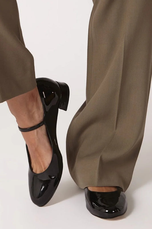 Round Toe Solid Color Instep Strap Buckle Black Low Heels [Pre Order]