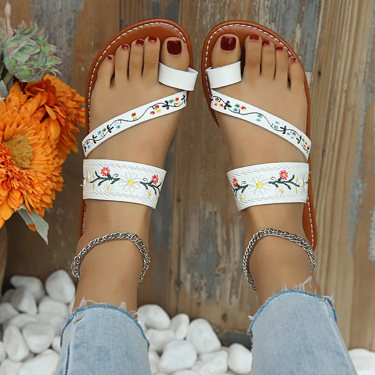 Casual Vacation Floral Embroidery Seam Toe Ring Slippers