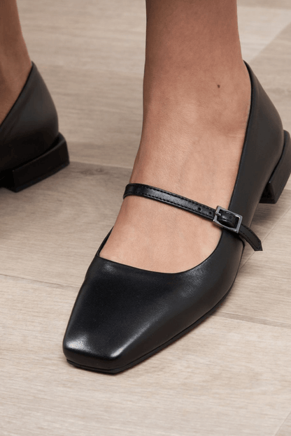 Black Single-Strap Square-Toe Low Flats [Pre Order]