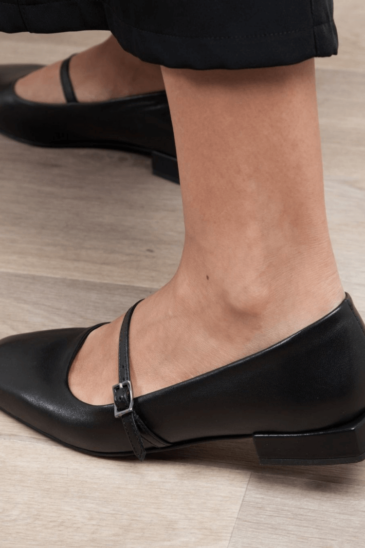 Black Single-Strap Square-Toe Low Flats [Pre Order]