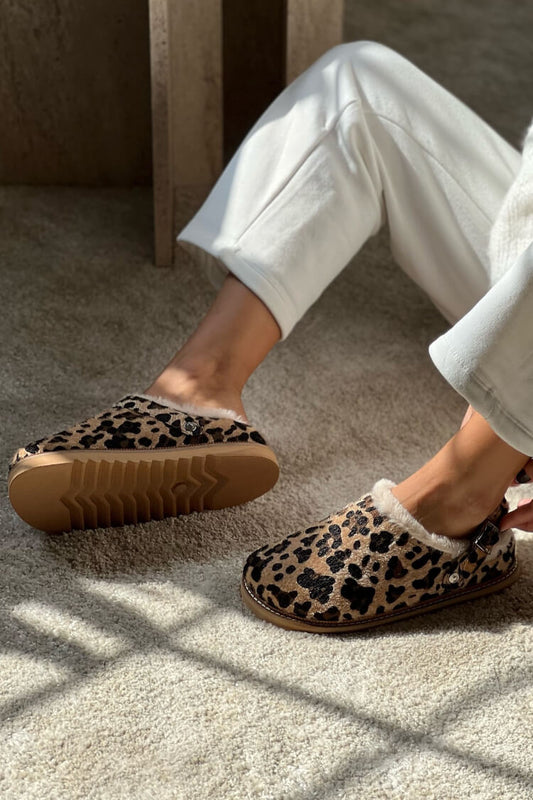 Cozy Faux Fur Lined Leopard Print Buckle Clogs Flats