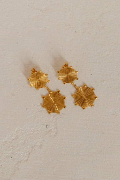Orecchini pendenti ardenti placcati in oro 18 carati