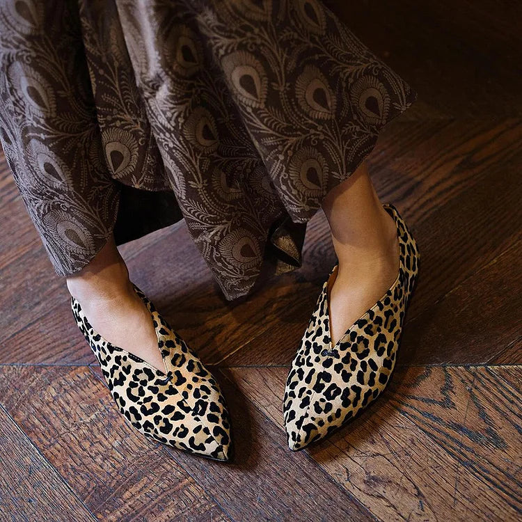 V Cut Pointed Toe Leopard Print Beige Flats [Pre Order]