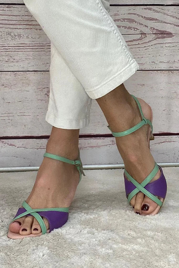 Scarpe con tacco a spillo viola con cinturino incrociato colorblock e fibbia a punta aperta 