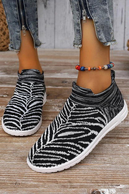 Colorblock Pattern Round Toe Casual Pull On Sneakers