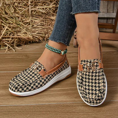 Houndstooth Pattern Metallic Buckle Decor Round Toe Loafers