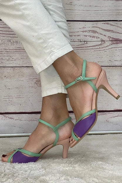 Scarpe con tacco a spillo viola con cinturino incrociato colorblock e fibbia a punta aperta 