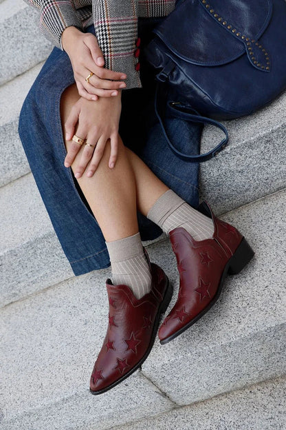 Star Pattern Pointed Toe Chunky Heel Burgundy Ankle Boots [Pre Order]