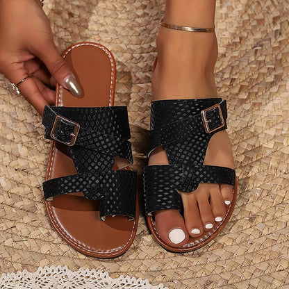 Rhombus Pattern Cut Out Belt Buckle Seam Toe Ring Slippers