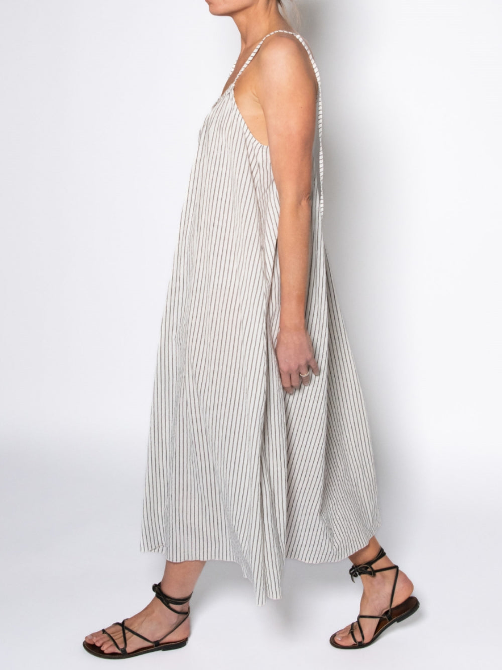 Low Back With Gray Stripes White Long Dress