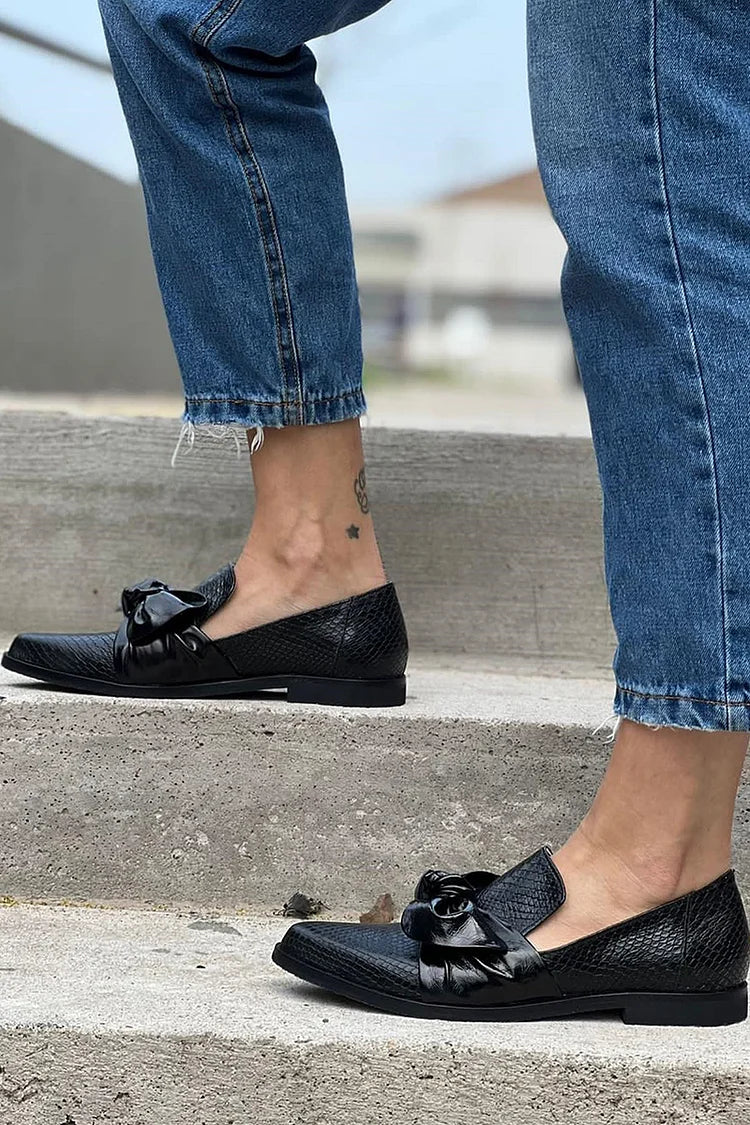 Snakeskin Print Bow Knotted Pointy Toe Slip On Black Loafers