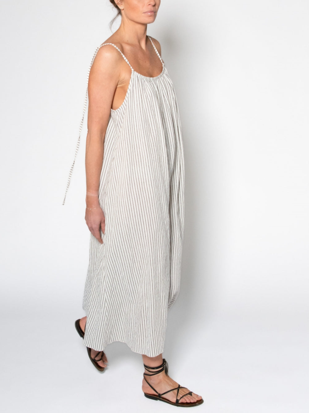 Low Back With Gray Stripes White Long Dress