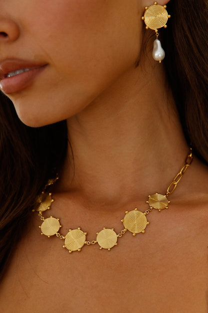 Collar Dotado Con Amor Chapado En Oro De 18k Oro