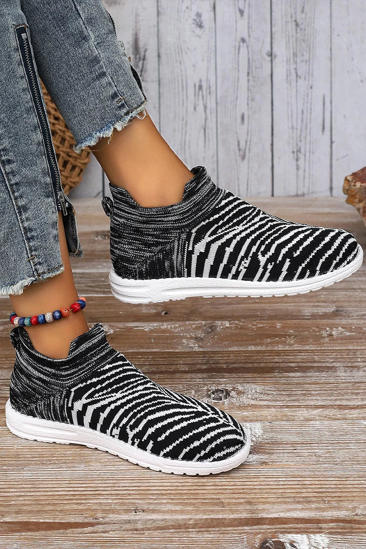 Colorblock Pattern Round Toe Casual Pull On Sneakers