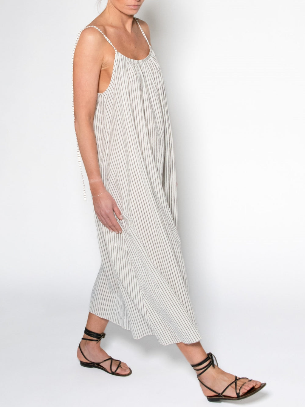 Low Back With Gray Stripes White Long Dress