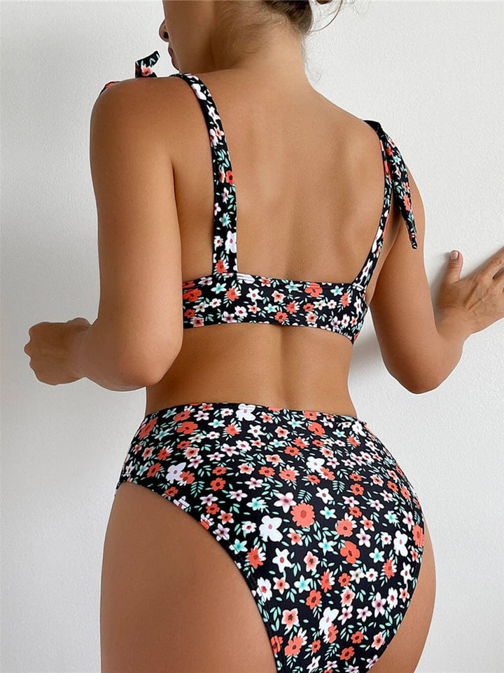 Set bikini floreale sexy con bottoni e cinturino stampato 